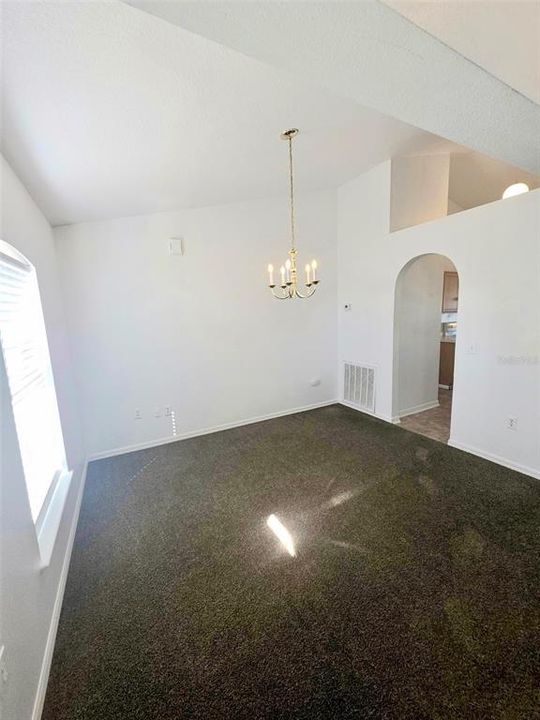 For Rent: $1,750 (3 beds, 2 baths, 1675 Square Feet)