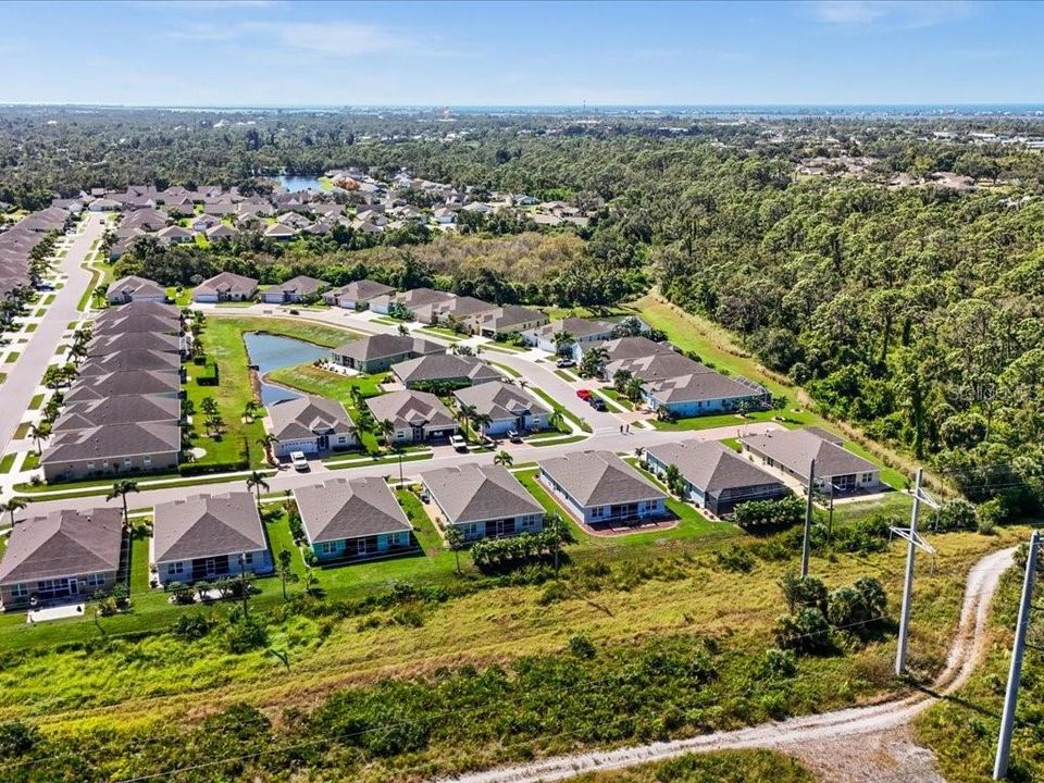 合同活跃: $444,000 (3 贝兹, 2 浴室, 2048 平方英尺)