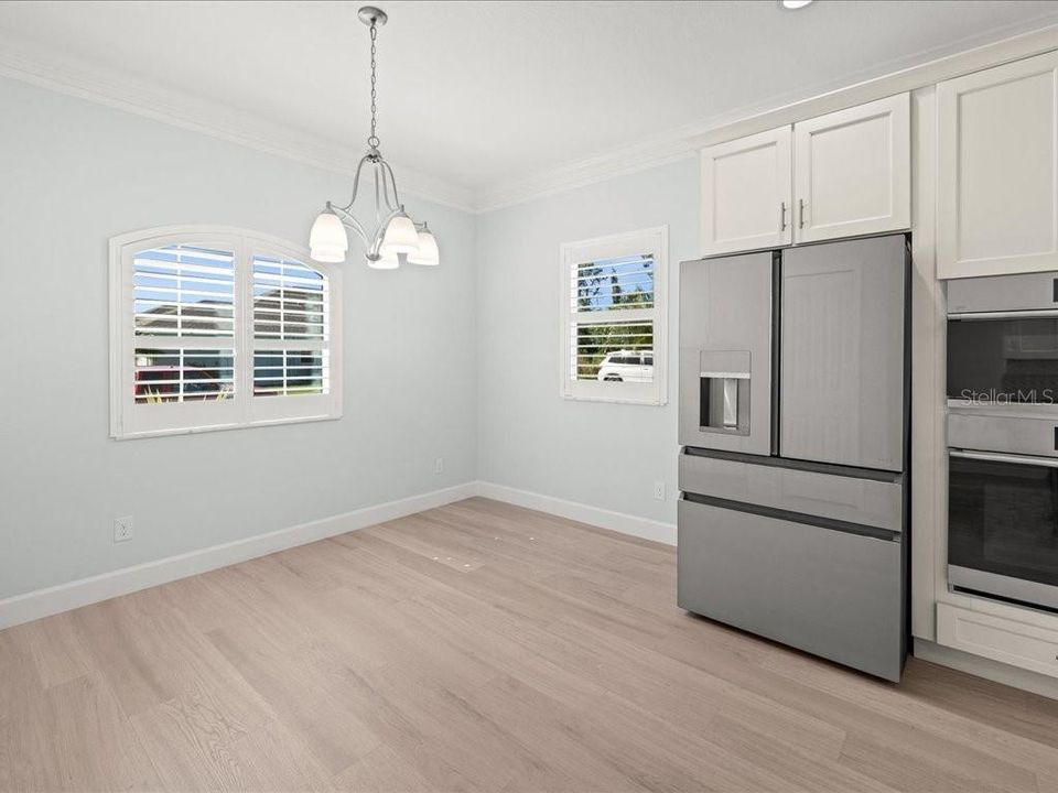 合同活跃: $444,000 (3 贝兹, 2 浴室, 2048 平方英尺)