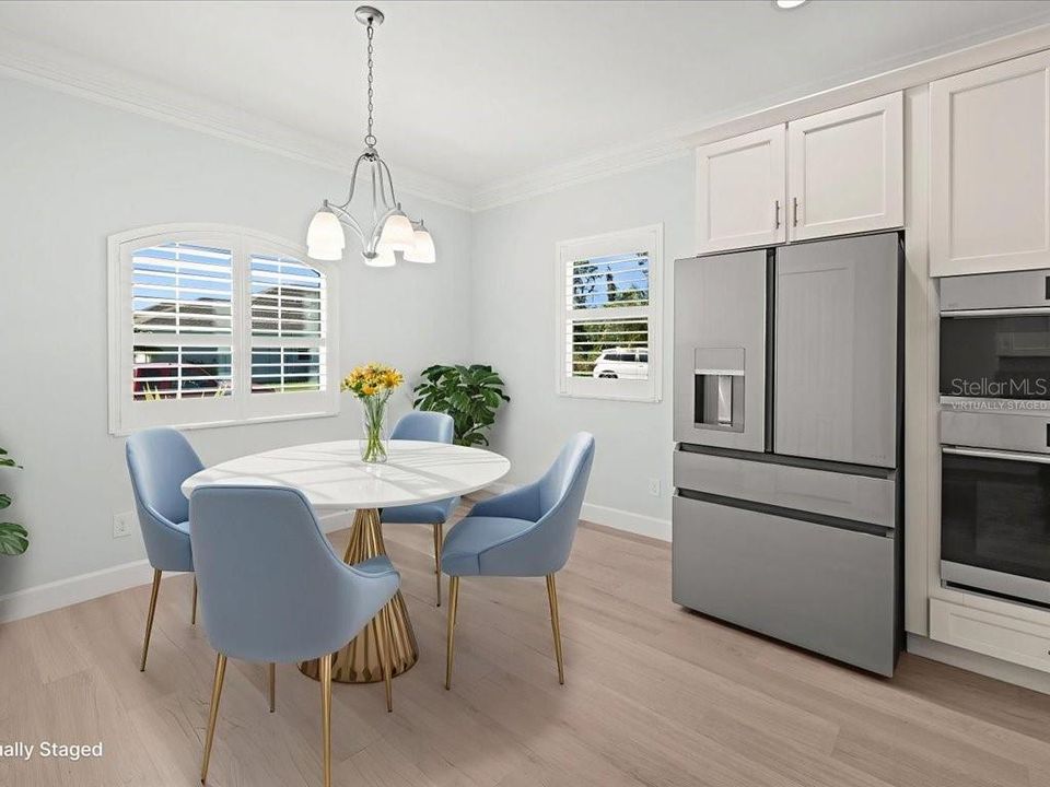 合同活跃: $444,000 (3 贝兹, 2 浴室, 2048 平方英尺)