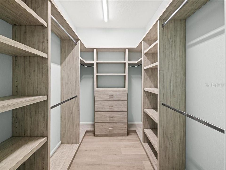 合同活跃: $444,000 (3 贝兹, 2 浴室, 2048 平方英尺)