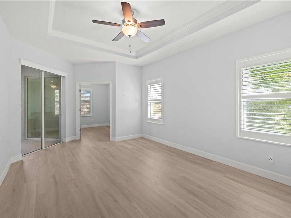 合同活跃: $444,000 (3 贝兹, 2 浴室, 2048 平方英尺)