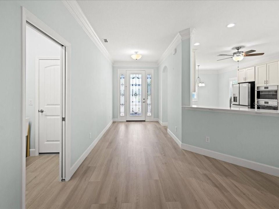 合同活跃: $444,000 (3 贝兹, 2 浴室, 2048 平方英尺)