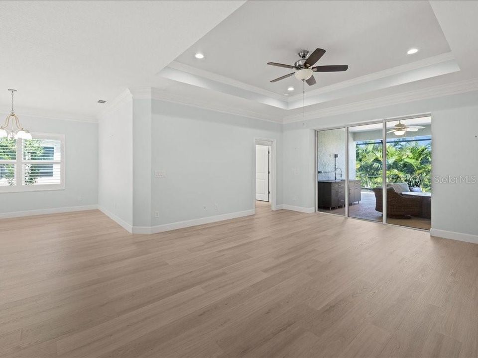 合同活跃: $444,000 (3 贝兹, 2 浴室, 2048 平方英尺)