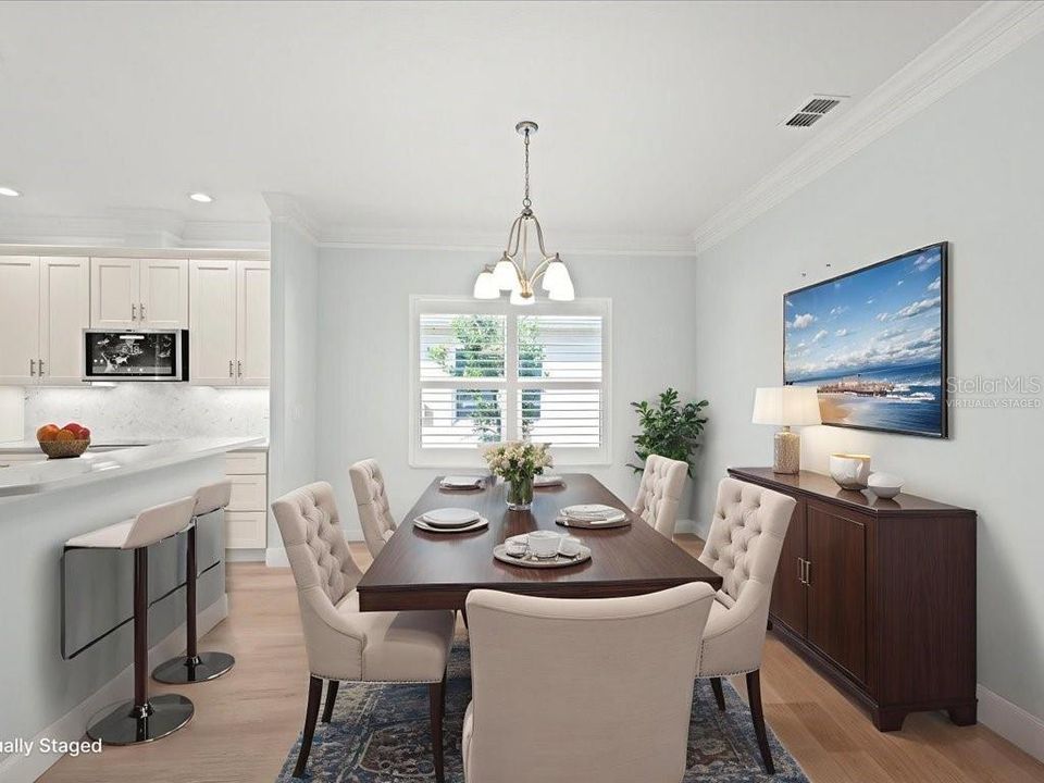 合同活跃: $444,000 (3 贝兹, 2 浴室, 2048 平方英尺)