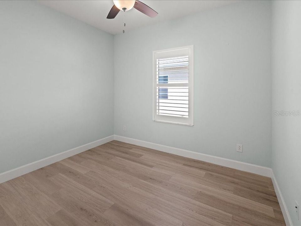 合同活跃: $444,000 (3 贝兹, 2 浴室, 2048 平方英尺)