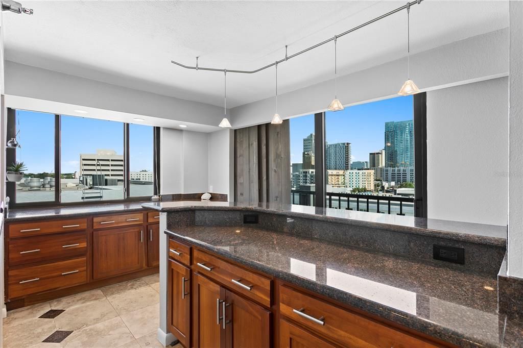 For Sale: $599,900 (3 beds, 2 baths, 1939 Square Feet)