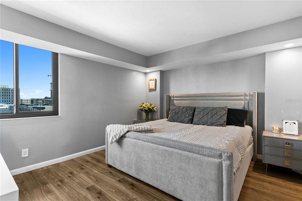 For Sale: $599,900 (3 beds, 2 baths, 1939 Square Feet)