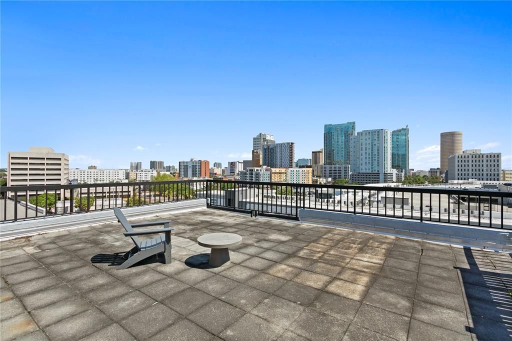 For Sale: $599,900 (3 beds, 2 baths, 1939 Square Feet)