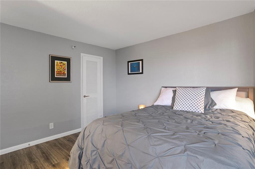 For Sale: $599,900 (3 beds, 2 baths, 1939 Square Feet)