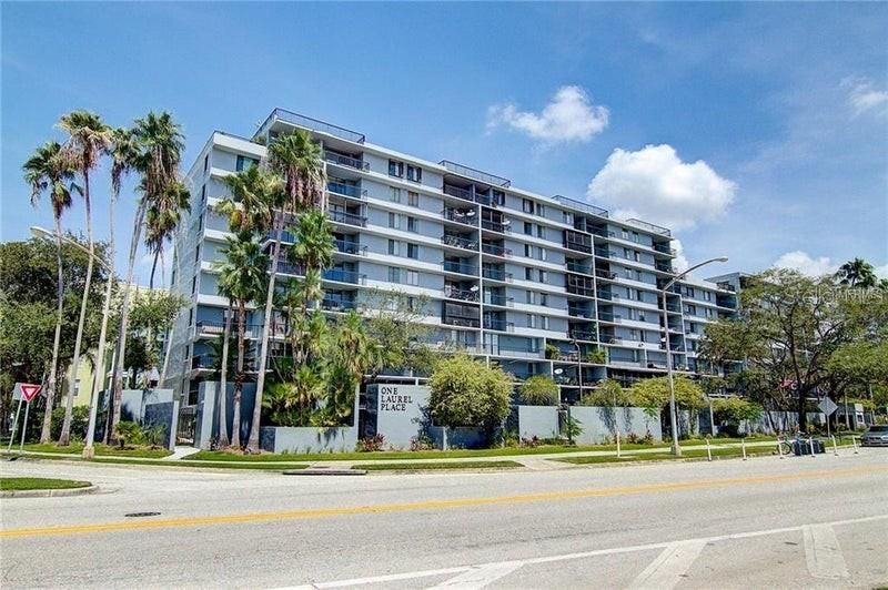 For Sale: $599,900 (3 beds, 2 baths, 1939 Square Feet)