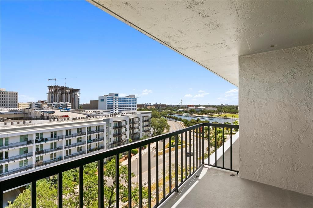 For Sale: $599,900 (3 beds, 2 baths, 1939 Square Feet)