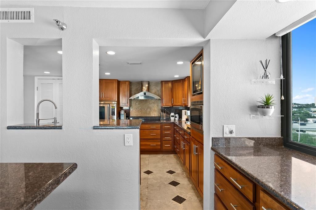 For Sale: $599,900 (3 beds, 2 baths, 1939 Square Feet)