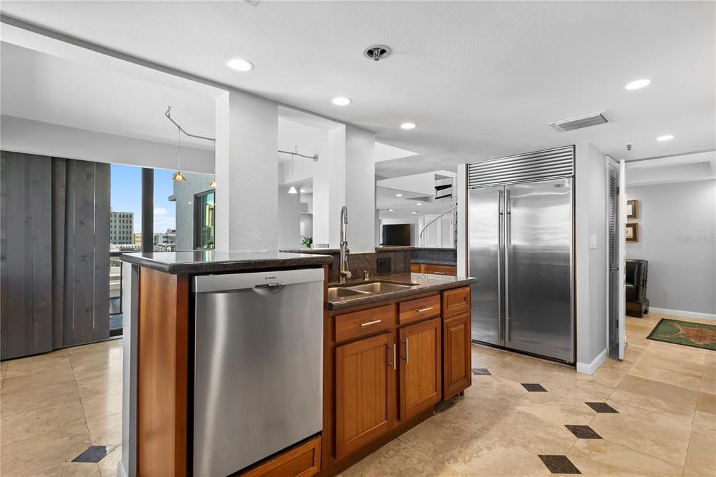 For Sale: $599,900 (3 beds, 2 baths, 1939 Square Feet)