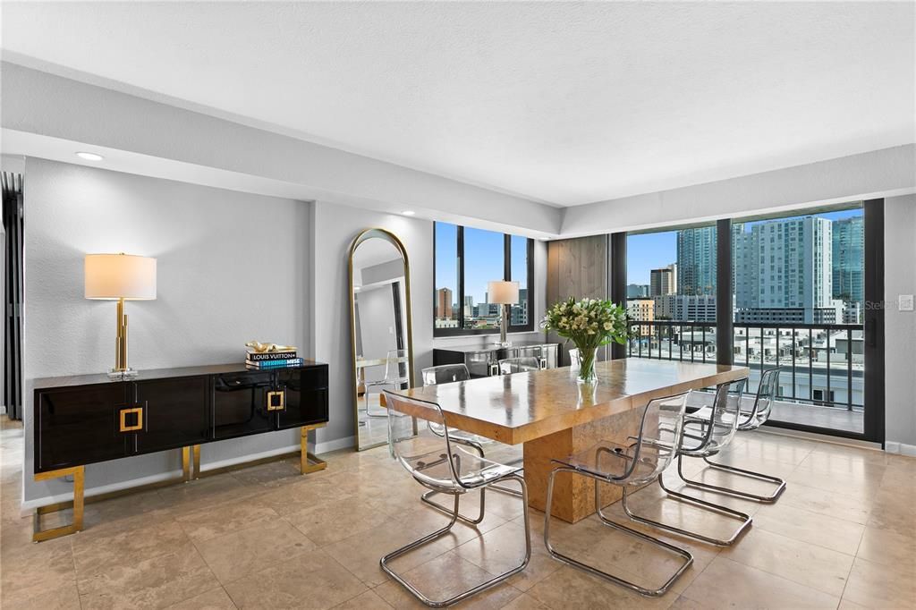 For Sale: $599,900 (3 beds, 2 baths, 1939 Square Feet)