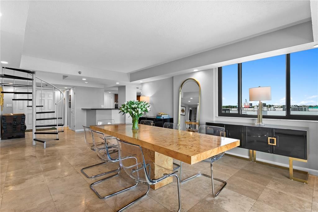 For Sale: $599,900 (3 beds, 2 baths, 1939 Square Feet)