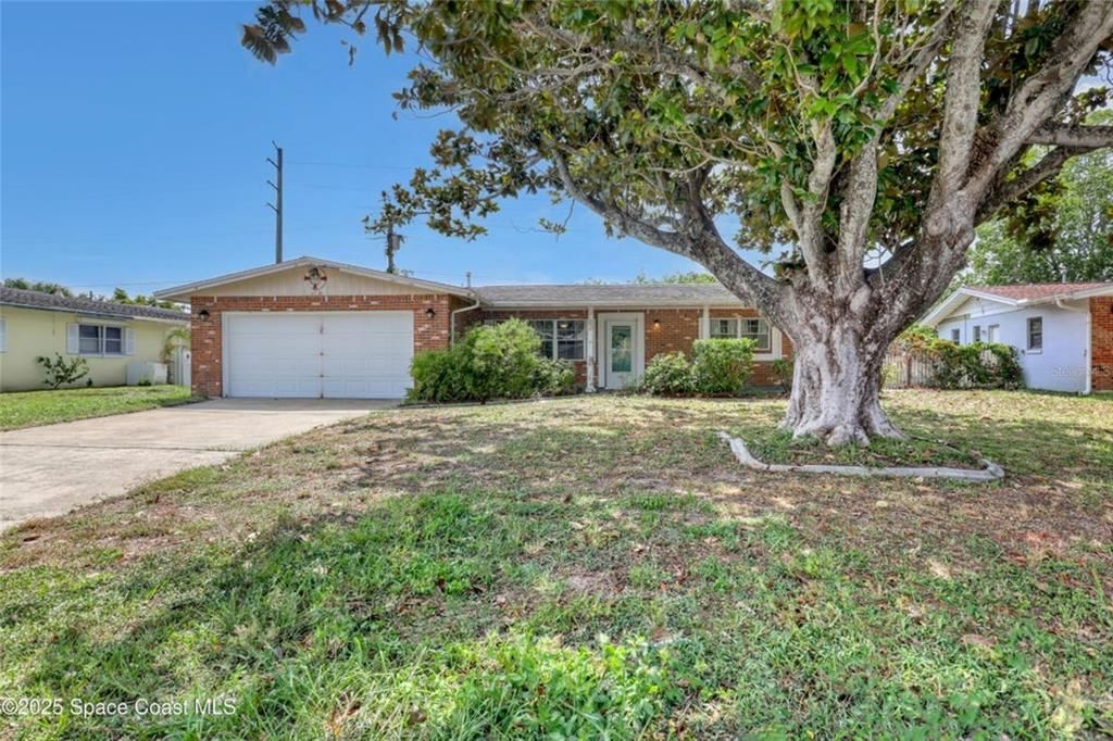 На продажу: $230,000 (3 спален, 2 ванн, 1119 Квадратных фут)