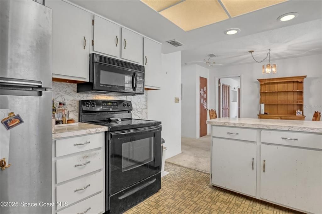 На продажу: $230,000 (3 спален, 2 ванн, 1119 Квадратных фут)