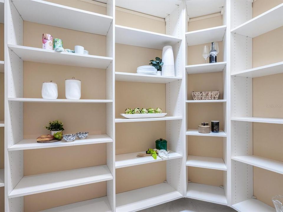 For Sale: $4,110,000 (4 beds, 4 baths, 5431 Square Feet)