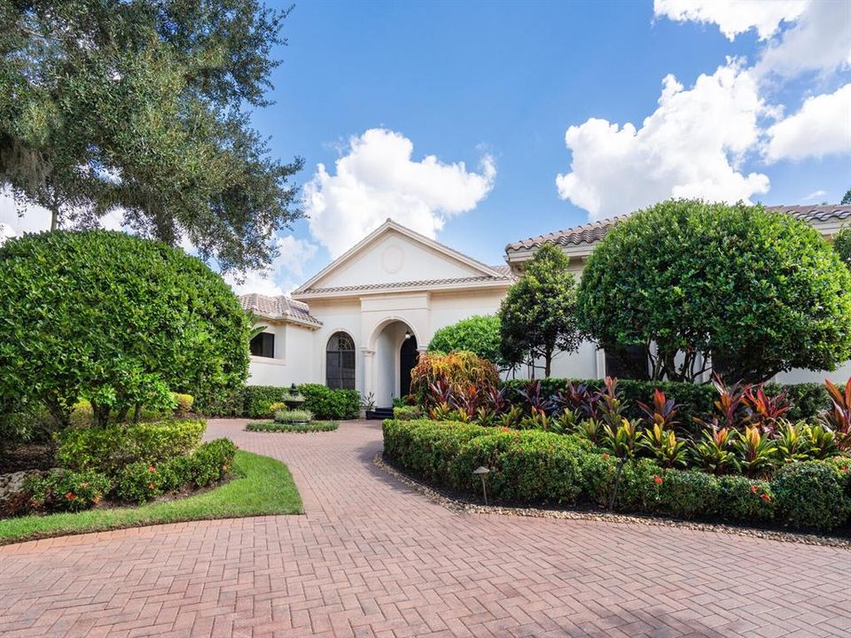 For Sale: $4,110,000 (4 beds, 4 baths, 5431 Square Feet)