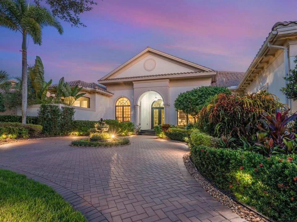 For Sale: $4,110,000 (4 beds, 4 baths, 5431 Square Feet)