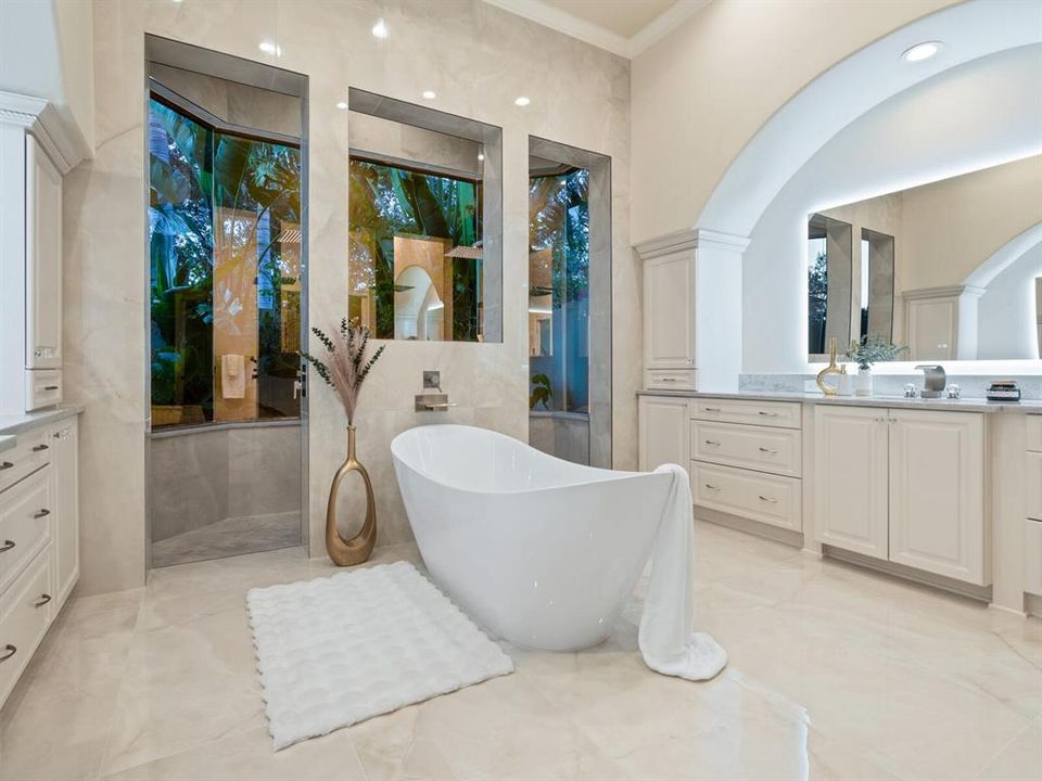 For Sale: $4,110,000 (4 beds, 4 baths, 5431 Square Feet)