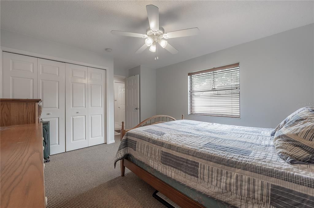 合同活跃: $725,000 (4 贝兹, 3 浴室, 3640 平方英尺)