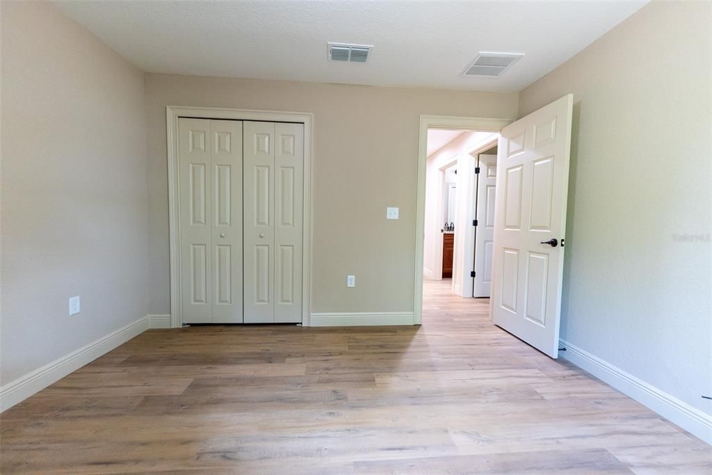 For Sale: $289,900 (3 beds, 2 baths, 1936 Square Feet)