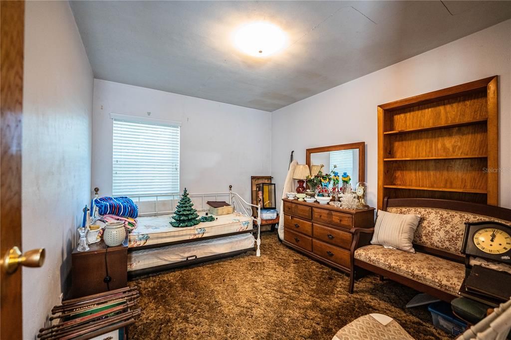 For Sale: $389,900 (4 beds, 2 baths, 2062 Square Feet)