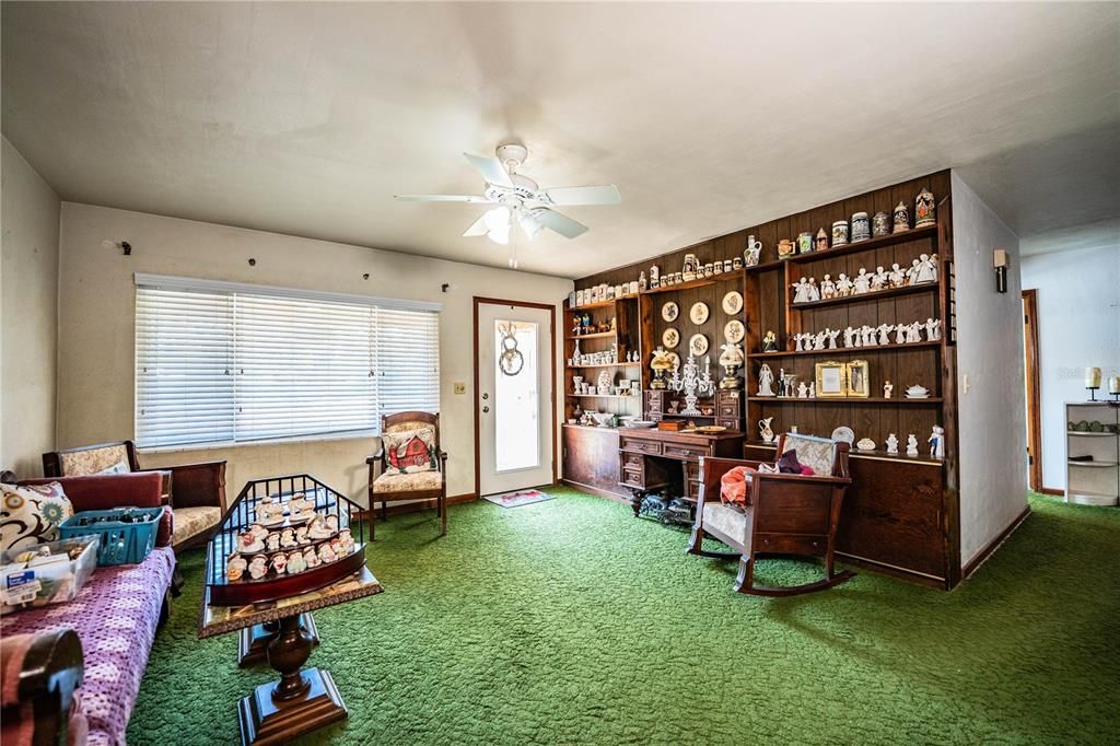 For Sale: $389,900 (4 beds, 2 baths, 2062 Square Feet)