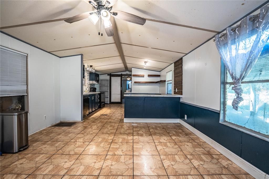 For Sale: $389,900 (4 beds, 2 baths, 2062 Square Feet)