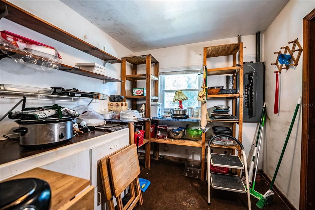 For Sale: $389,900 (4 beds, 2 baths, 2062 Square Feet)