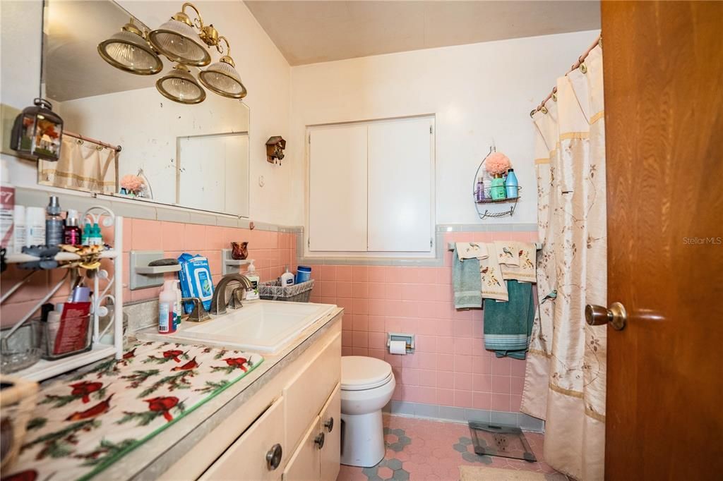 For Sale: $389,900 (4 beds, 2 baths, 2062 Square Feet)