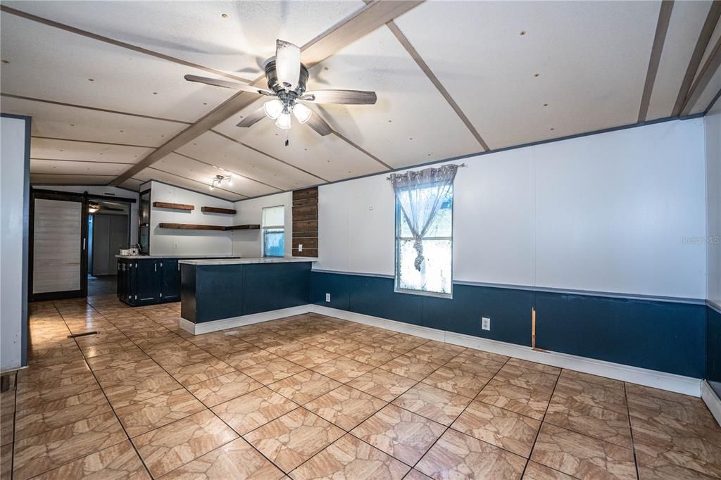 For Sale: $389,900 (4 beds, 2 baths, 2062 Square Feet)