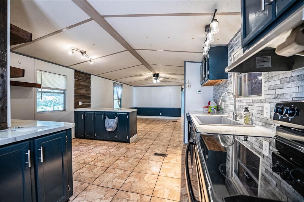 For Sale: $389,900 (4 beds, 2 baths, 2062 Square Feet)