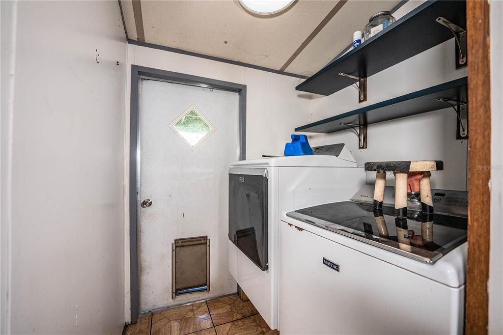 For Sale: $389,900 (4 beds, 2 baths, 2062 Square Feet)