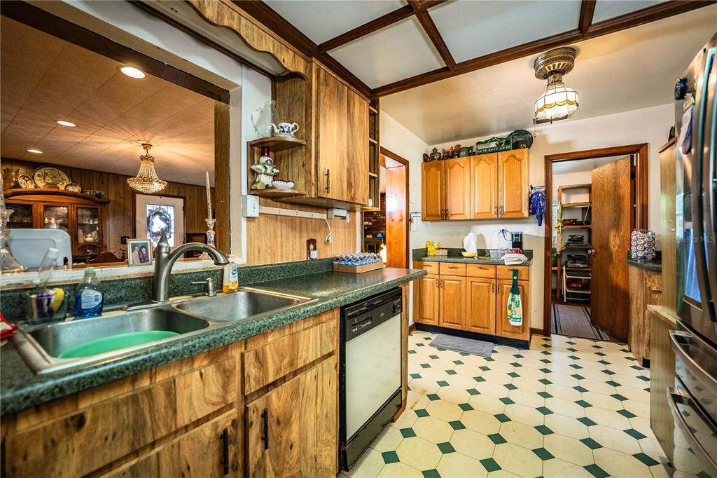 For Sale: $389,900 (4 beds, 2 baths, 2062 Square Feet)