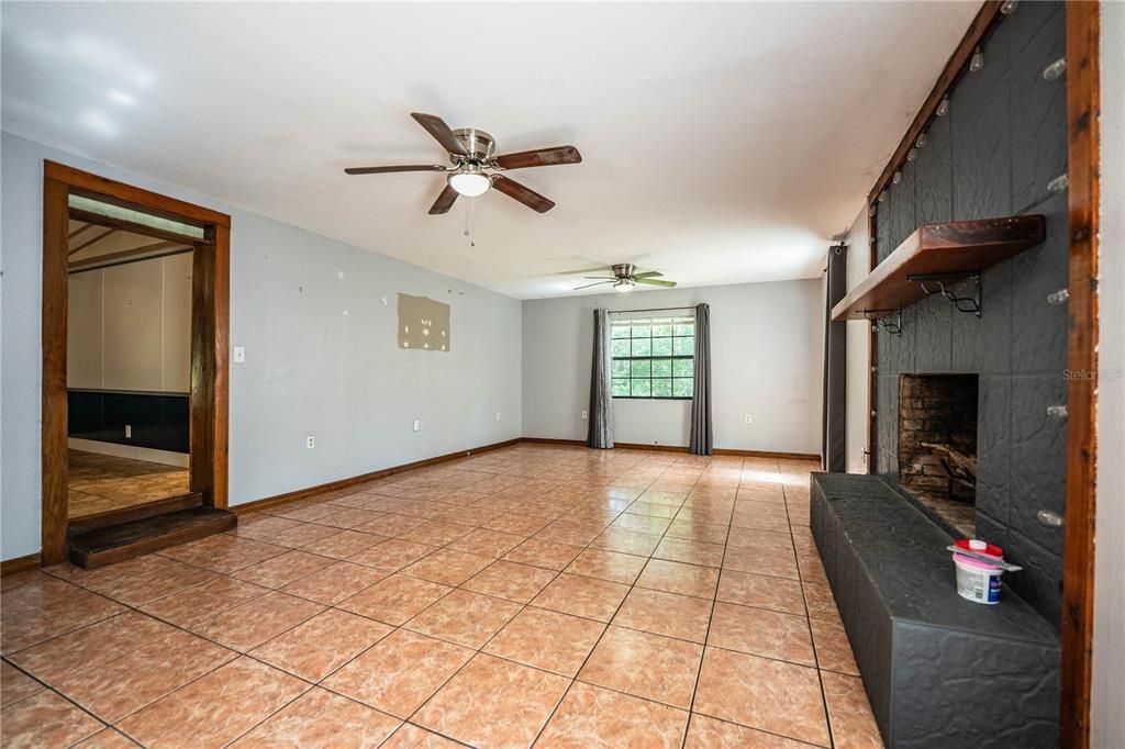 For Sale: $389,900 (4 beds, 2 baths, 2062 Square Feet)