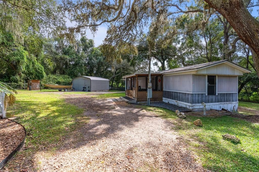 На продажу: $139,998 (3 спален, 2 ванн, 784 Квадратных фут)