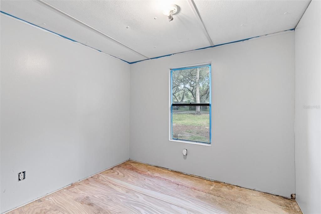 На продажу: $139,998 (3 спален, 2 ванн, 784 Квадратных фут)