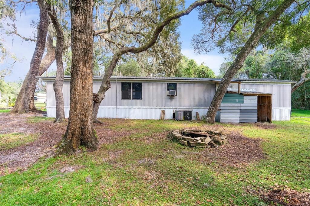 На продажу: $139,998 (3 спален, 2 ванн, 784 Квадратных фут)