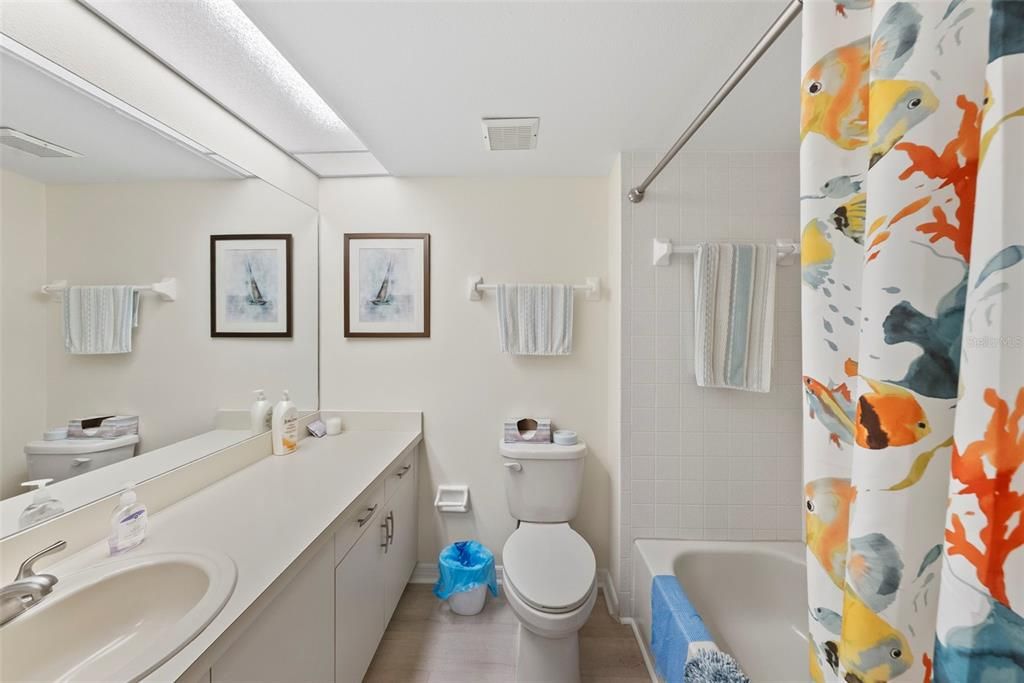 Activo con contrato: $234,900 (2 camas, 2 baños, 1185 Pies cuadrados)