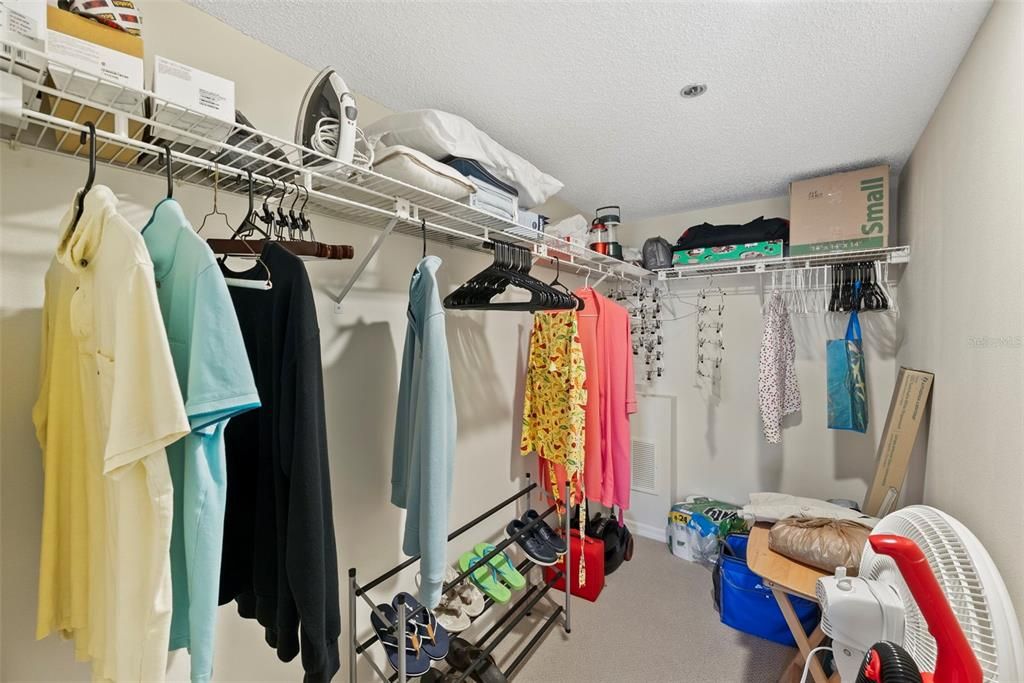 Activo con contrato: $234,900 (2 camas, 2 baños, 1185 Pies cuadrados)