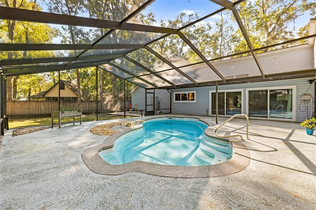 Active With Contract: $449,900 (3 beds, 2 baths, 1862 Square Feet)