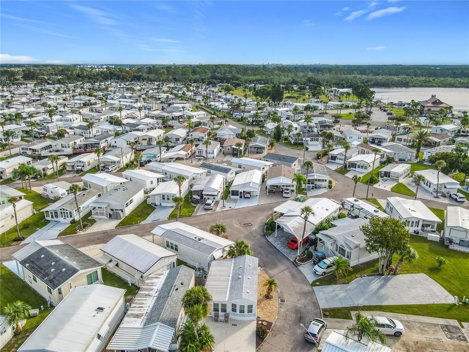 待售: $95,000 (1 贝兹, 1 浴室, 408 平方英尺)