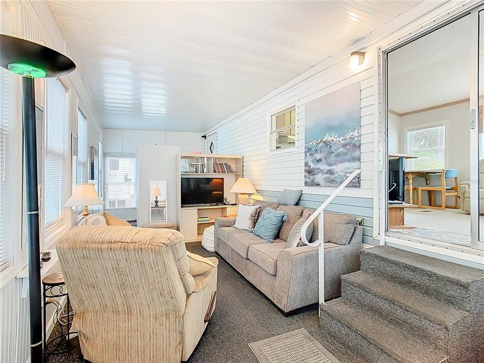 待售: $95,000 (1 贝兹, 1 浴室, 408 平方英尺)