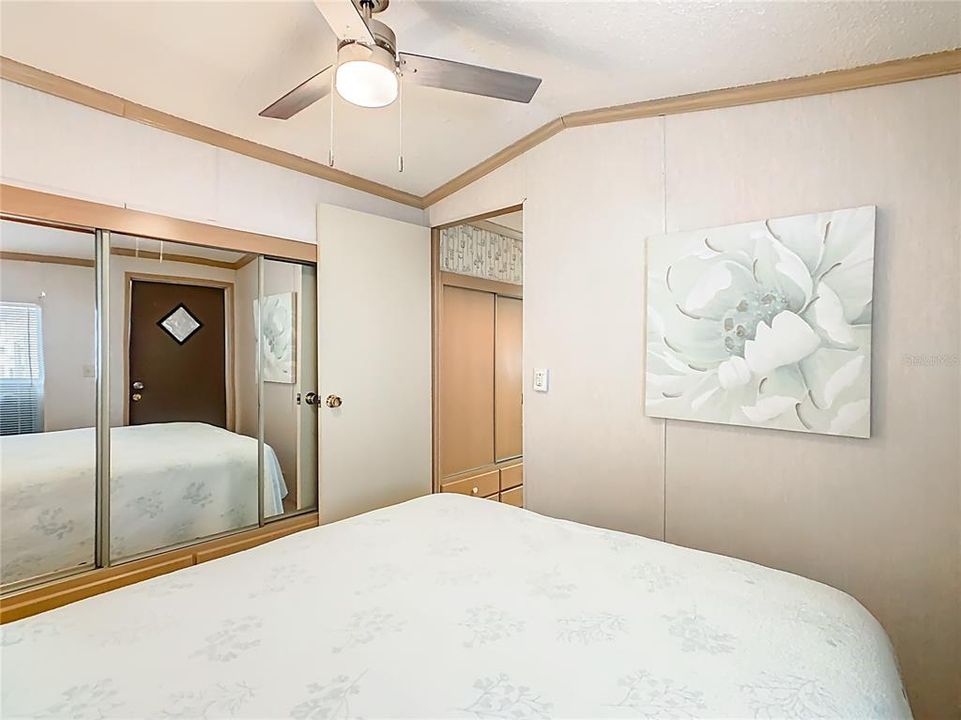 待售: $95,000 (1 贝兹, 1 浴室, 408 平方英尺)