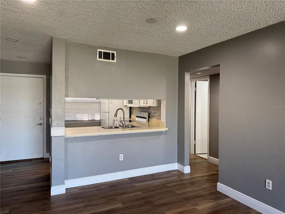 For Rent: $1,650 (2 beds, 2 baths, 914 Square Feet)