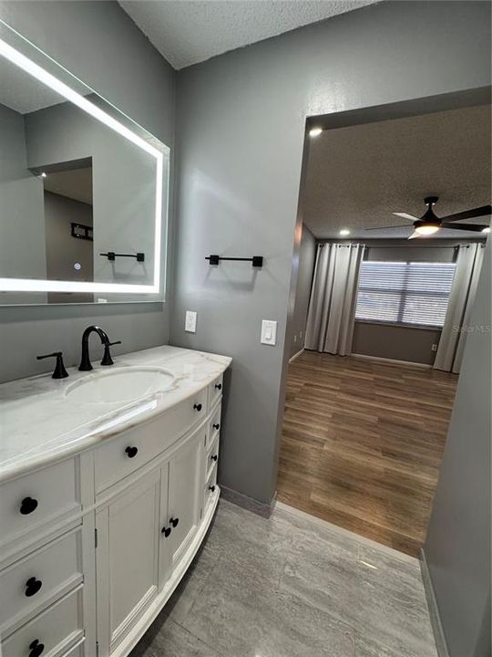 For Rent: $1,650 (2 beds, 2 baths, 914 Square Feet)