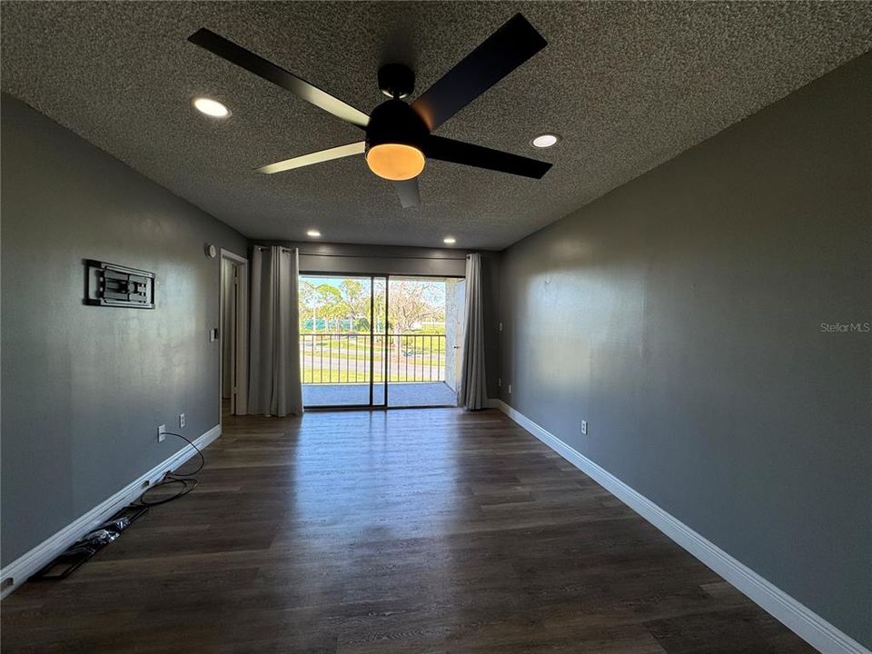 For Rent: $1,650 (2 beds, 2 baths, 914 Square Feet)